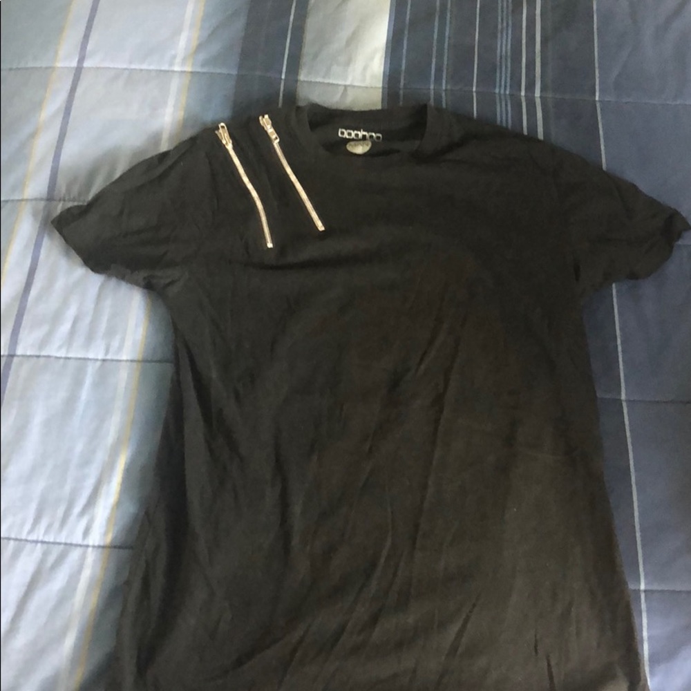 Black zipper Tee